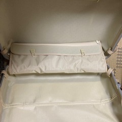 【お値下げ】タイヤ１つ壊れてる『スーツケース特大』鍵とベルト付きの画像