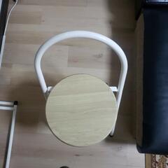 折りたたみ机、椅子の画像