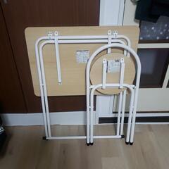 折りたたみ机、椅子の画像