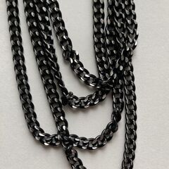黒と金のツイスト編込と黒チェ－ン4本ネックレスの画像