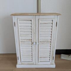【定価10,550円→半額】アンティーク調キャビネット　