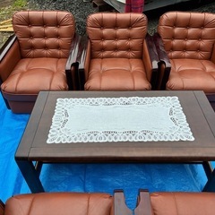 応接ソファ5脚、テーブルセットの画像