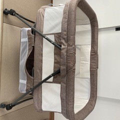 ベビーベッドの画像