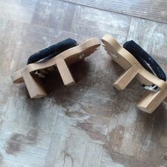 変な下駄(中）の画像