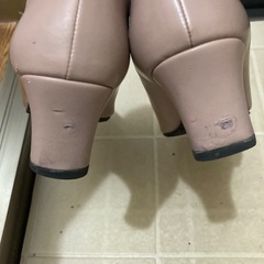 中古 整体パンプスRAKUNA 23.5cmピンクベージュの画像