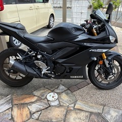 ヤマハ　250ccバイク　YZF-R25 黒