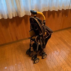 アップリカ　　ベビーキャリア　中古の画像