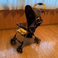 アップリカ　　ベビーキャリア　中古