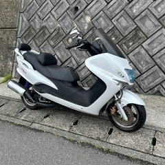 ヤマハマジェスティ125FIキャリア付き！