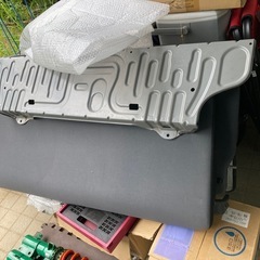 ダイハツ　
ミラ　l275v リヤシート周り