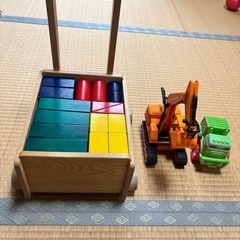 積み木、ショベルカー、ダンプカー