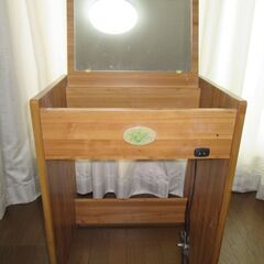 ドレッサー＆イス　木目　収納ありの画像