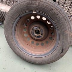 175/65/15 65R15 グッドイヤー　エフィシェントグリップ　2022年製　鉄ホイール付き　15インチ　5J  カローラフィールダー等の画像