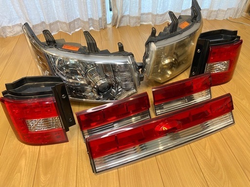 【値下げ！6月末まで】デリカD5 純正ヘッドライト　純正テールランプ