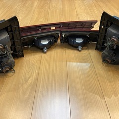 【値下げ！6月末まで】デリカD5 純正ヘッドライト　純正テールランプの画像