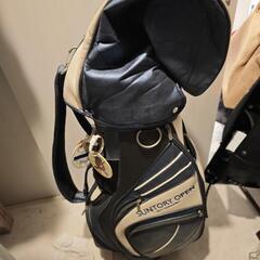 ゴルフバックと何本かさしあげます。