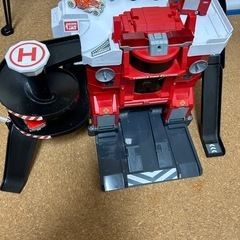 トミカ変形ファイヤー