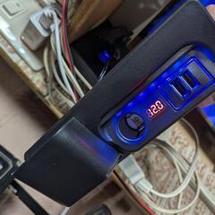 ハイエース　増設電源ユニットの画像
