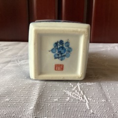 『未使用」雀の一輪挿し、角型花びんの画像