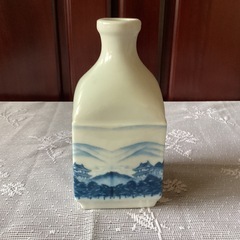 『未使用」雀の一輪挿し、角型花びんの画像