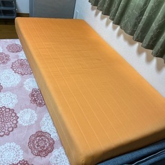 ベッド
の画像