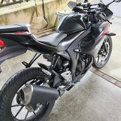 【価格相談可】スズキ中古バイクGSXR125本体、スマホホルダー、盗難防止ロック装置付き、バイクカバーの画像