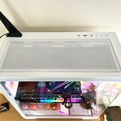 【美品】自作ゲーミングwhitePCの画像