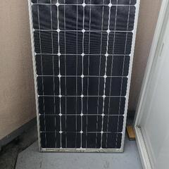 ソーラーパネル 100W 単結晶とMTTPコントローラー