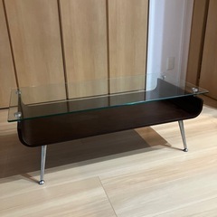 ガラステーブルの画像