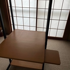 パソコンデスクの画像