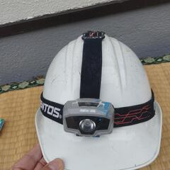腰袋、ヘッドライト、防護マスクの画像