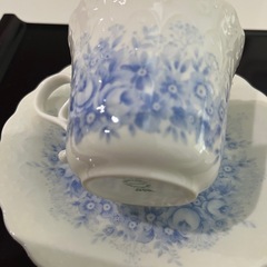 🔴なるみ製のコーヒーカップとソーサーの画像