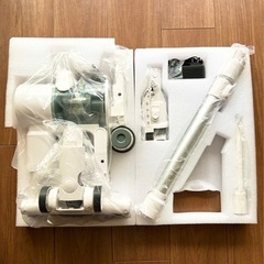新品☆掃除機 コードレス ブラシレスモーター 緑色LED大容量バッテリー 軽量 ホワイト 自立式 10段階伸縮パイプ 45分稼働の画像
