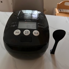 タイガー　TIGER 圧力IH炊飯ジャー　5.5合　JPB-H1...