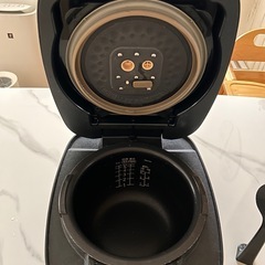 タイガー　TIGER 圧力IH炊飯ジャー　5.5合　JPB-H102 ブラックの画像
