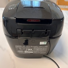 タイガー　TIGER 圧力IH炊飯ジャー　5.5合　JPB-H102 ブラックの画像