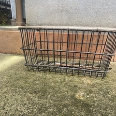 カゴ　蓋付きの画像