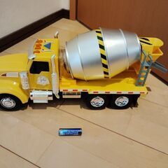 大型　ミキサー車　おもちゃ