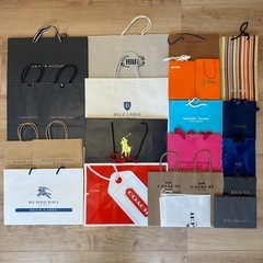 【美品】ブランド多数不織布バッグ　紙袋　ショッパー　40点以上ま...