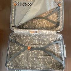 スーツケースの画像