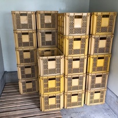 コンテナボックス、一個100円