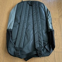 新品未使用　リュックサック　グレーの画像