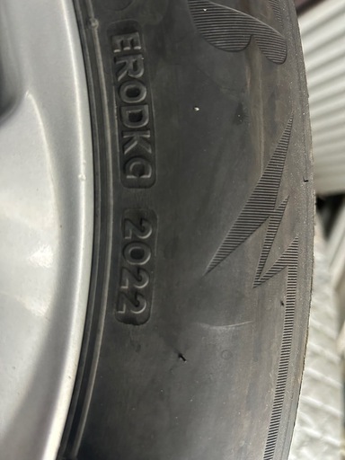 ブリジストンスタッドレスタイヤアルミ付き　215/60/R17