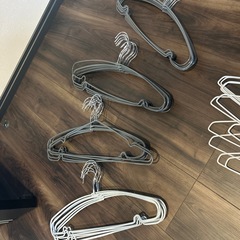 ハンガーまとめ売り　滑り止めありの画像