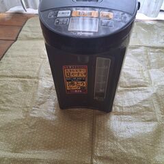 電気ポット2リットの画像