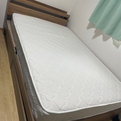 セミダブルベッド