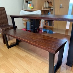 ニトリダイニングテーブル3点セットの画像