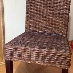 ニトリダイニングテーブル3点セットの画像