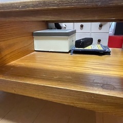 アンティークローテーブルの画像