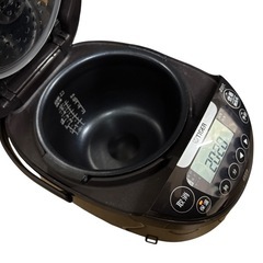 中古美品 TIGER タイガー IHジャー炊飯器 JPW-D100 5.5合炊き 2023年製 炊飯器 ブラウン 最終値下げ‼️の画像